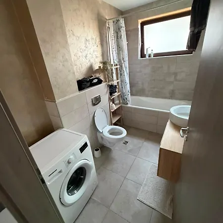 Apartman Perioada Untold